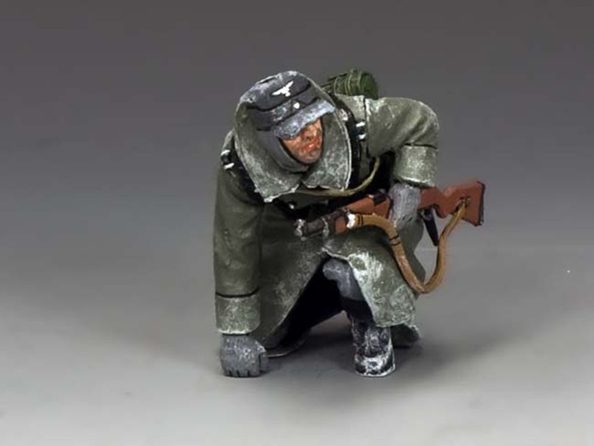 Kneeling Tank Rider w/Rifle