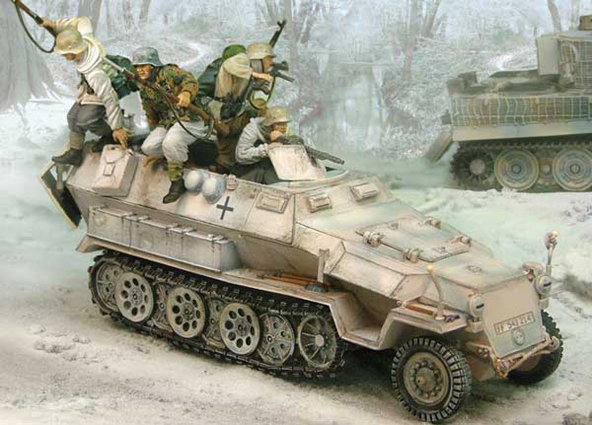 SdKfz 251/C mimetica invernale (3 figure che smontano escluse)