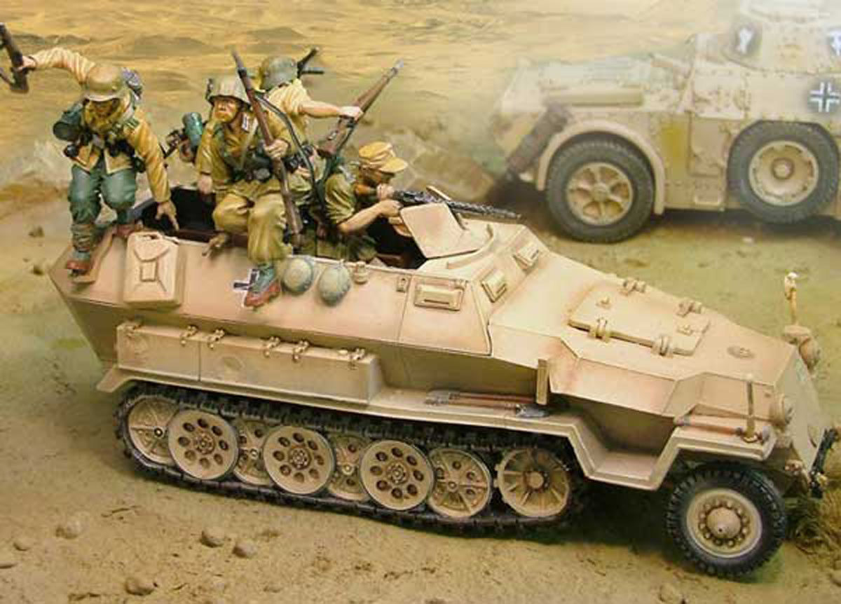 Sdkfz 251/C Afrika Korp (3 figure che smontano escluse)