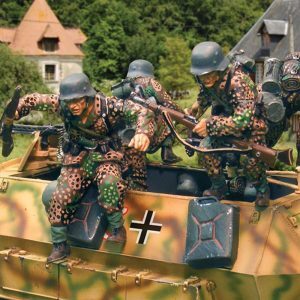 Hanomag Normandy Jumpers One 2 figs