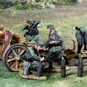 ig33 Normandy Heer w/four crew including ammo