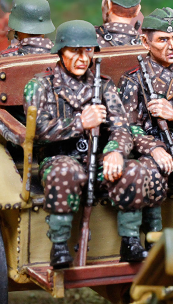 Waffen SS Rider Helmeted 1 figures