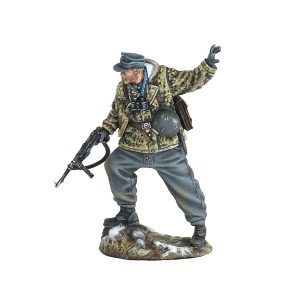 German Fallschirmjager Officer with MP40ÿ