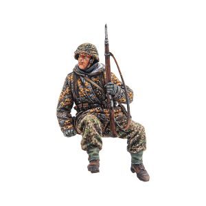 BB062 German Pz Grenadier Leaning with K98