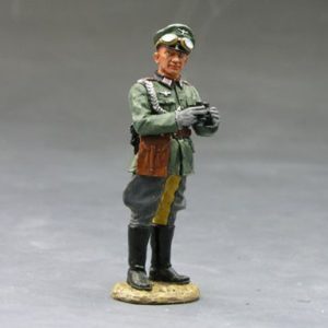 Ufficiale della wehrmacht con binocolo