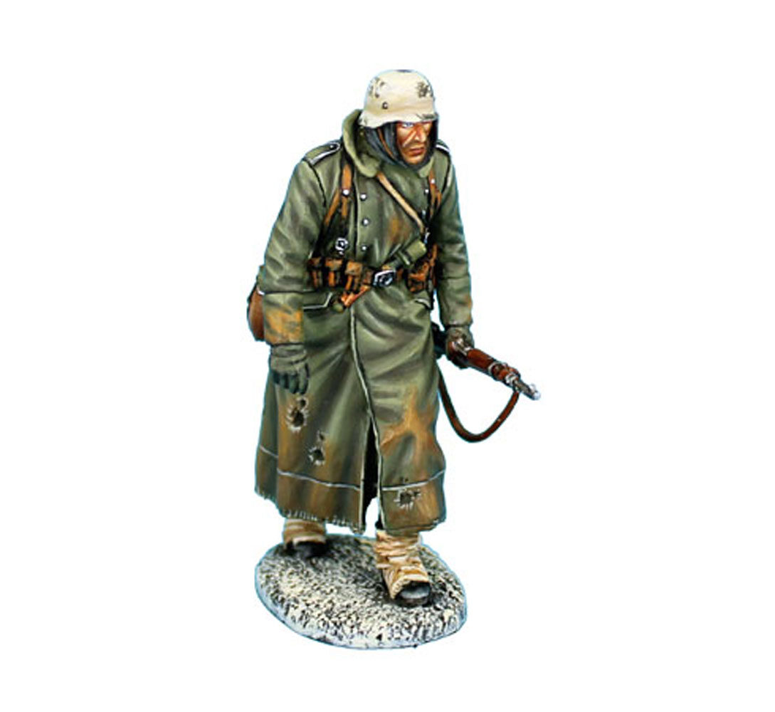 Frozen German Walking with K98 Rifle