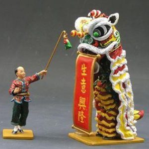 Leone del carnevale cinese con cavallo (lucido)