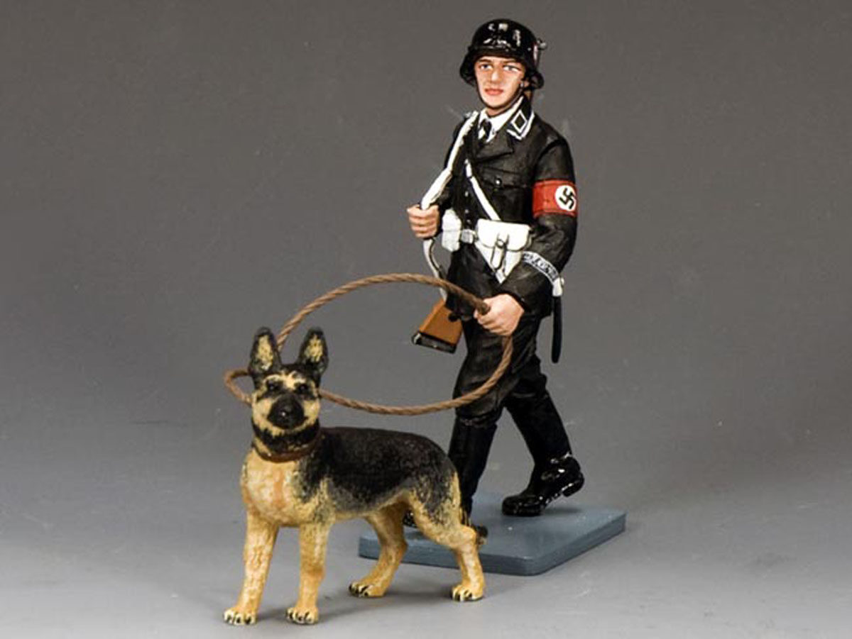 Soldato delle SS con cane