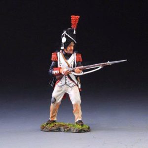 Soldato della guardia in piedi con uniforme bianca