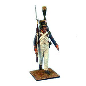 Sottufficiale dei Volteggiatori francesi in brache da campo che marcia all'attacco