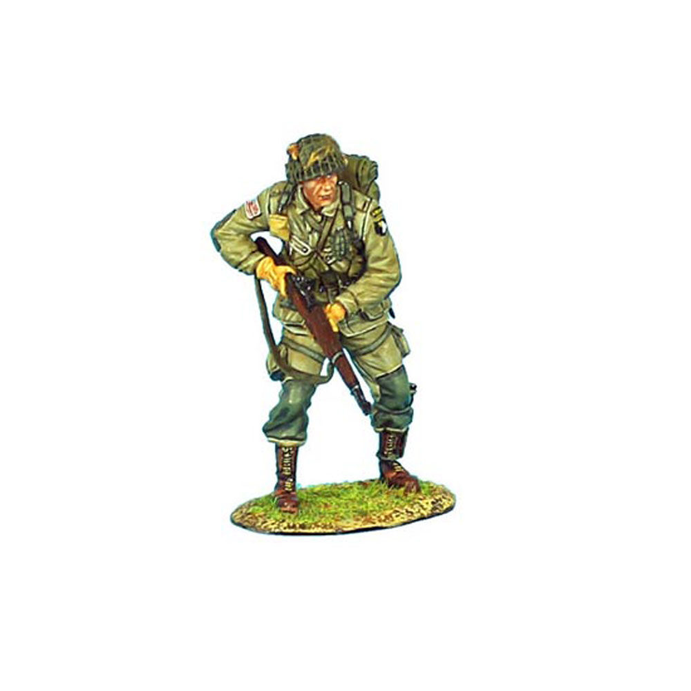 US 101st Airborne Paratrooper Standing with M1 Garand