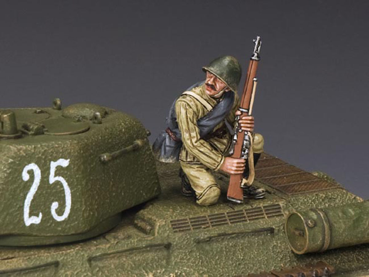 Russian Kneeling w/Rifle