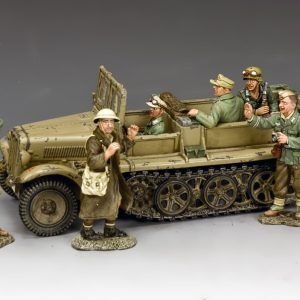 A captured British Tommy reluctantly has his photo taken as he is about to board this German DEMAG half-track... A great 6 figures and 1 vehicle set!