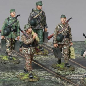 Comprises all five of the SS mortar team figures SS113-SS117