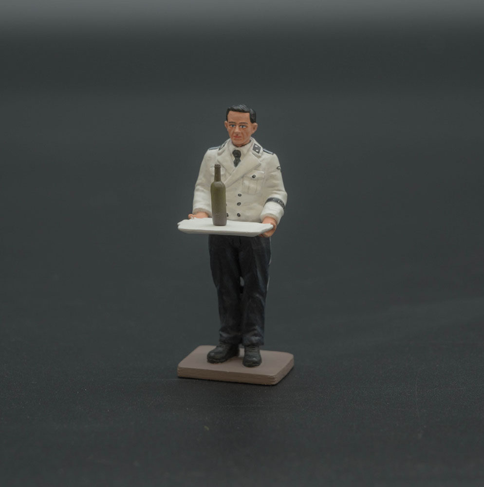 a single waiter figure with black