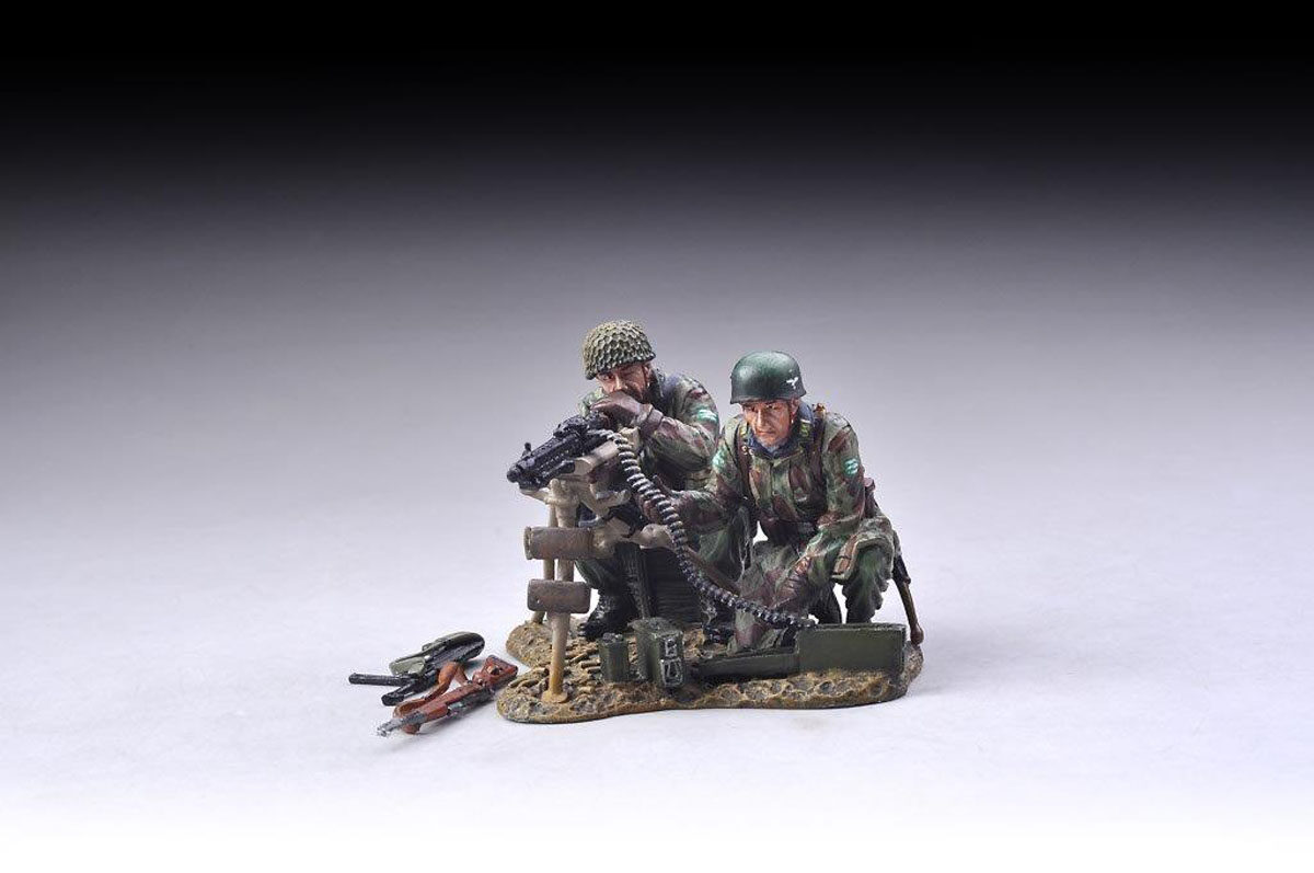 2 FJs taking aim at the enemy (Normandy version)