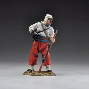 A desperate Legionnaire reloads from his pouch as the Mexicans close in!