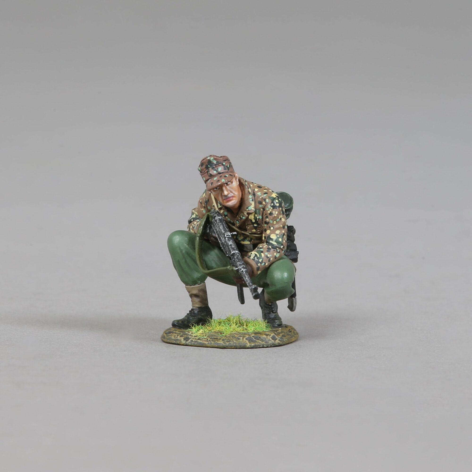 Kneeling SS (with Base)