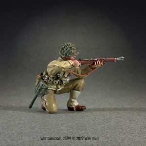 U.S. Infantryman Kneeling Firing M1 Garand, 1943-45 - Single figure in box