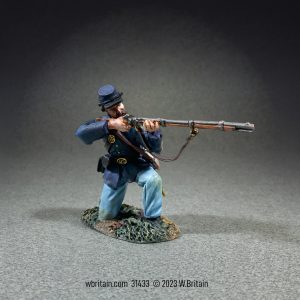 Union Infantry in Sack Coat Kneeling Firing, No.2 - Single figure in box