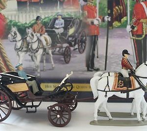 hm the queen in the ivory phaeton 2003