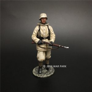 KH074 German Soldier is Marching with 98k C