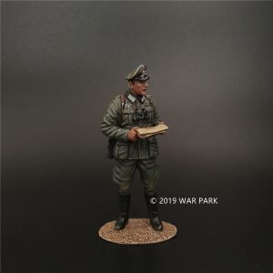 KU027 Groá deutschland Officer with a Map