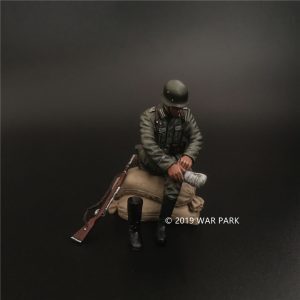 KU030 Groá deutschland Soldier Wearing Boots