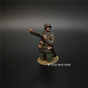 KU044 Das Reich SS Officer Wearing Camouflage Uniform