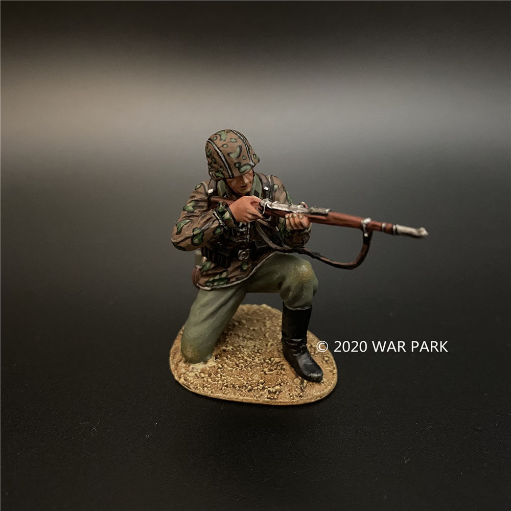 KU049 Das Reich SS Kneeling Firing 98K Rifle