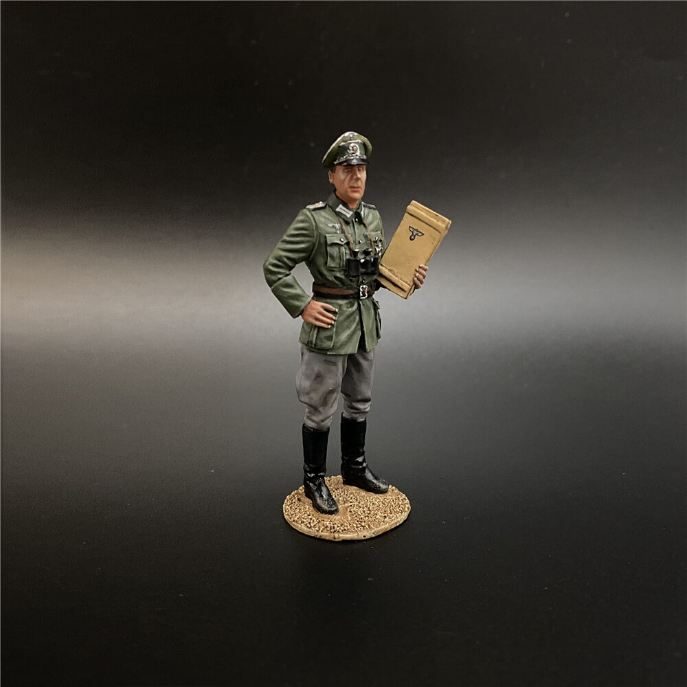 Wehrmacht Colonel with the Folder
