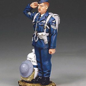 Sergente della RAF che saluta
