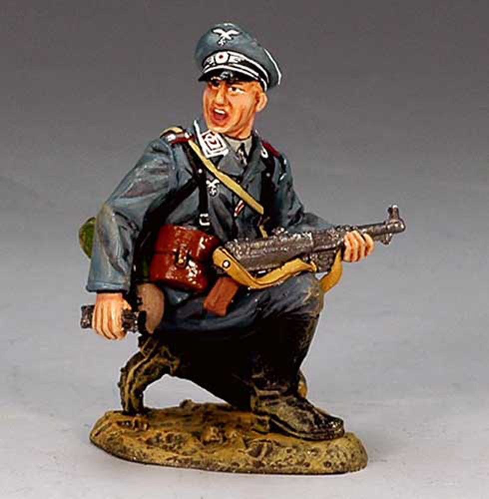 Ufficiale accucciato della Divisione campale della Luftwaffe no box
