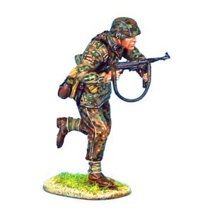 Waffen-SS Panzer Grenadier Running with MP40