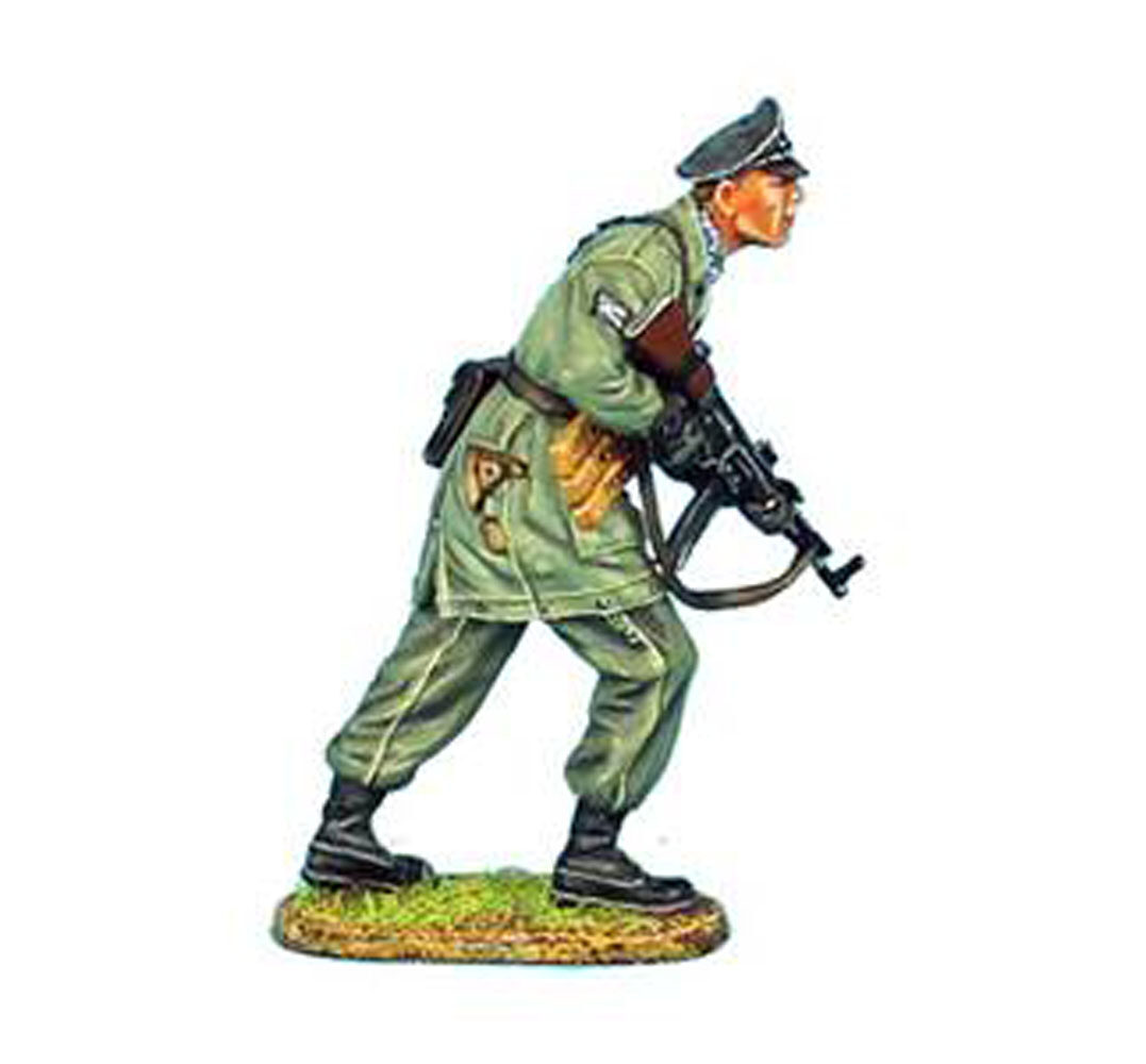German Fallschirmjager Lieutenant with STG 44 NO BOX