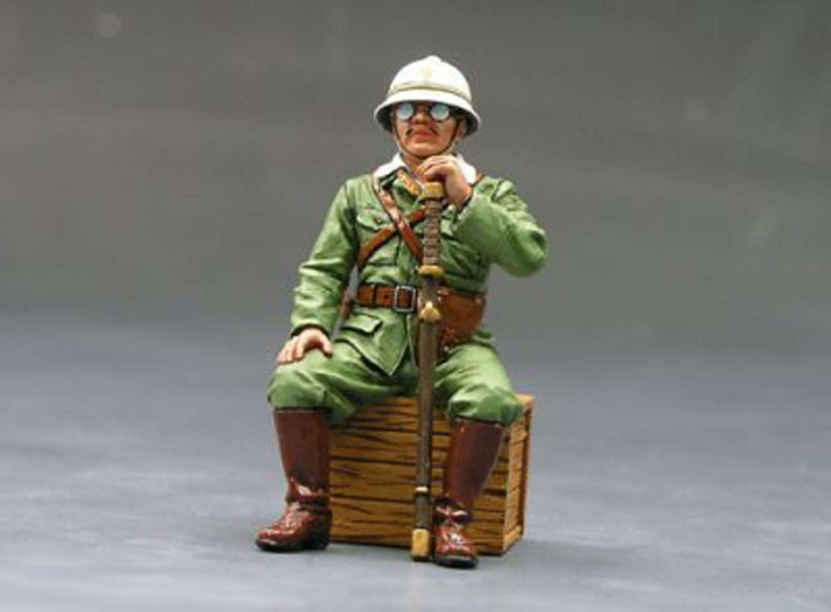 Generale Kuribayashi seduto.