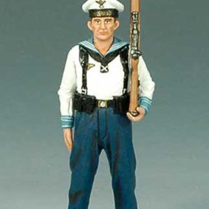 Marinaio di guardia in uniforme da parata