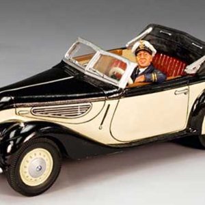 Ufficiale di Marina su BMW 327 decapotabile