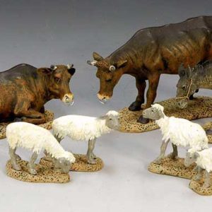 Gli animali - due buoi, un asinello e quattro percore