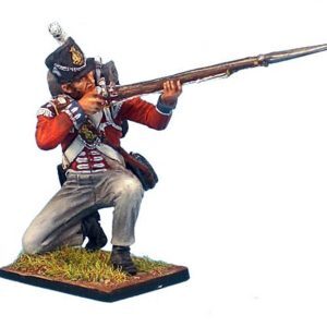 Granatiere britannico in ginocchio che spara in alto