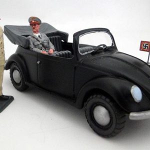 Ferdinand Porsche presenta il VW Maggiolino al Fuhrer