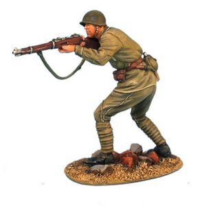 Fante Russo in piedi che apre il fuoco col fucile