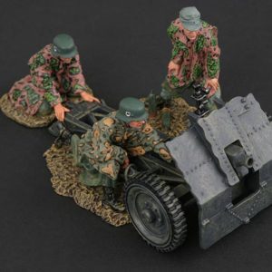 Cannone da 75 mm con tre artiglieri SS (versione Normandia)