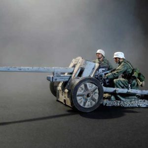 Cannone anti-carro delle SS con due artiglieri che prendono la mira (versione invernale)