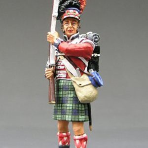 Highlander della Black Watch con fucile pronto al fuoco