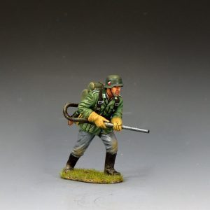 C.W.I. Advancing Pioneer w/Flammenwerfer 41