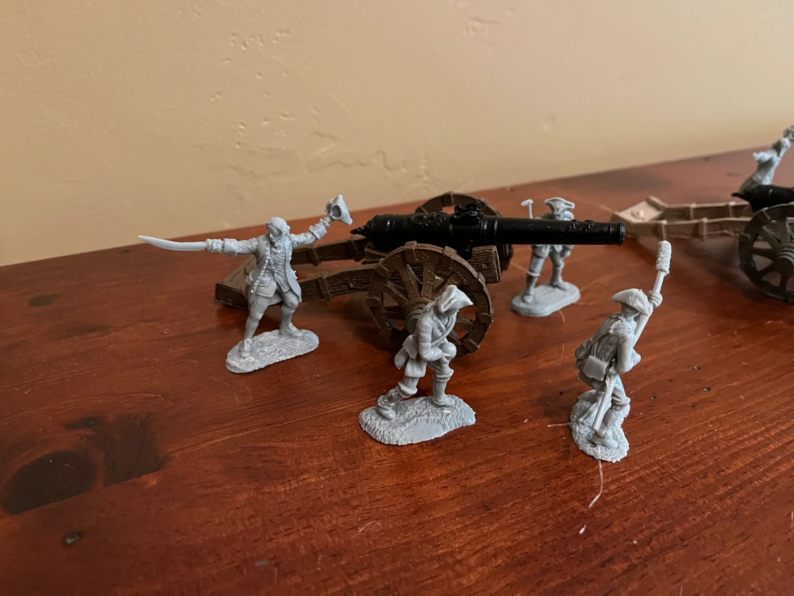 The French artillery crew includes four (4) figures and a 32 pound cannon.