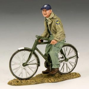 Membro dell'equipaggio di terra in bicicletta