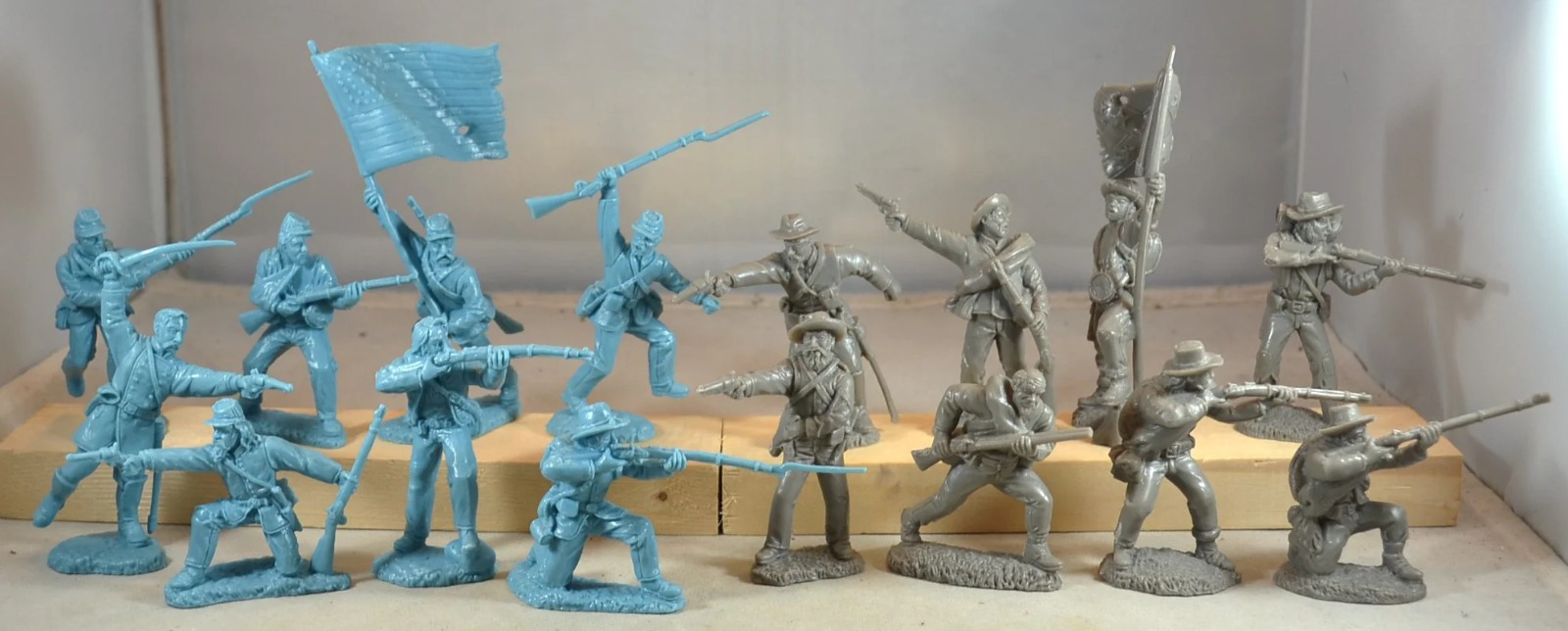 Civil War Union and Confederate Infantry 16 Piece Combo Set