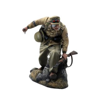 DAK054 Das Deutsche Afrika Korps with Rifle and Knife Drawn